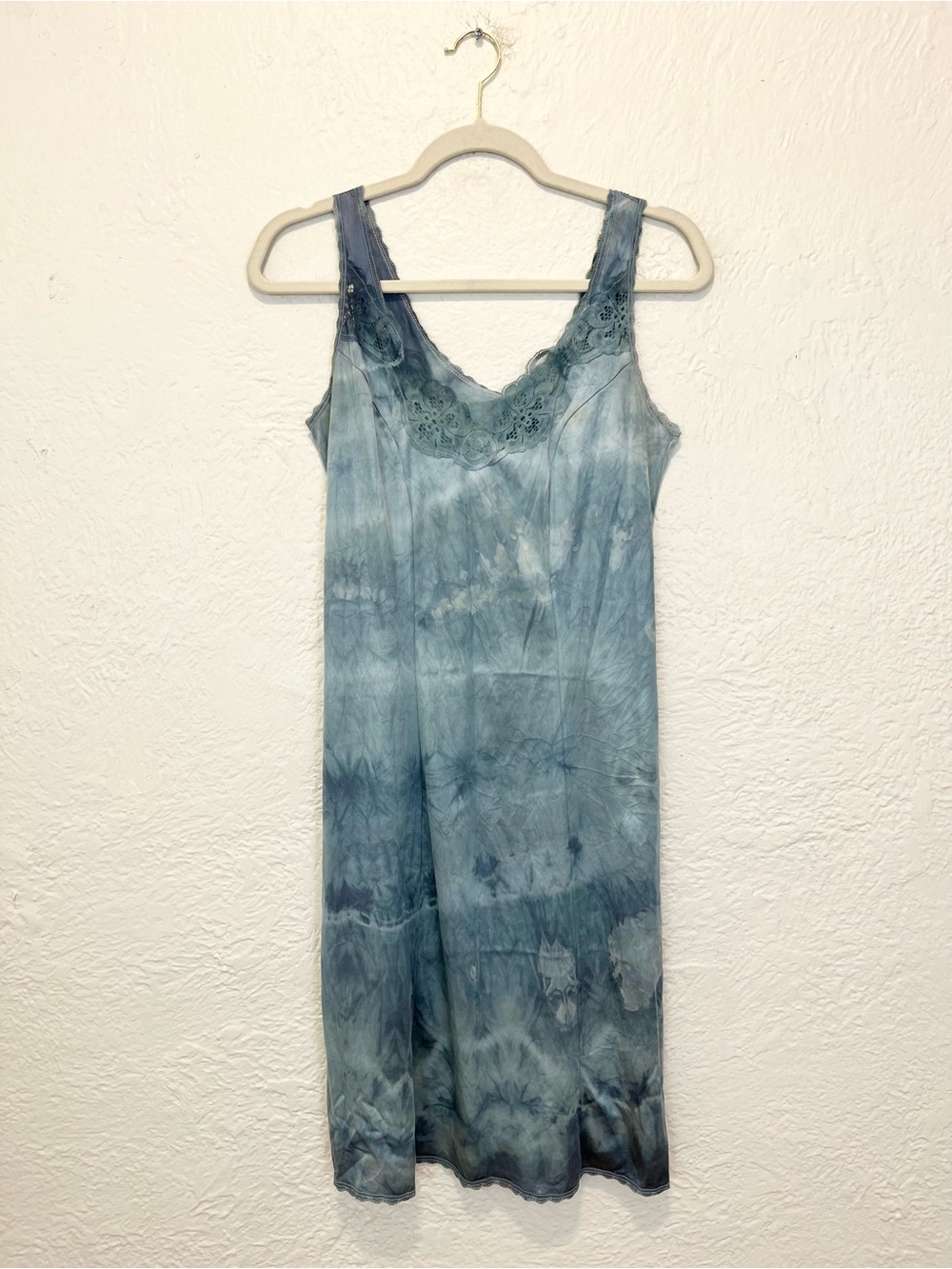 Vintage Blue Tie-Dye Lace-Trim Slip - Picture 5 of 8